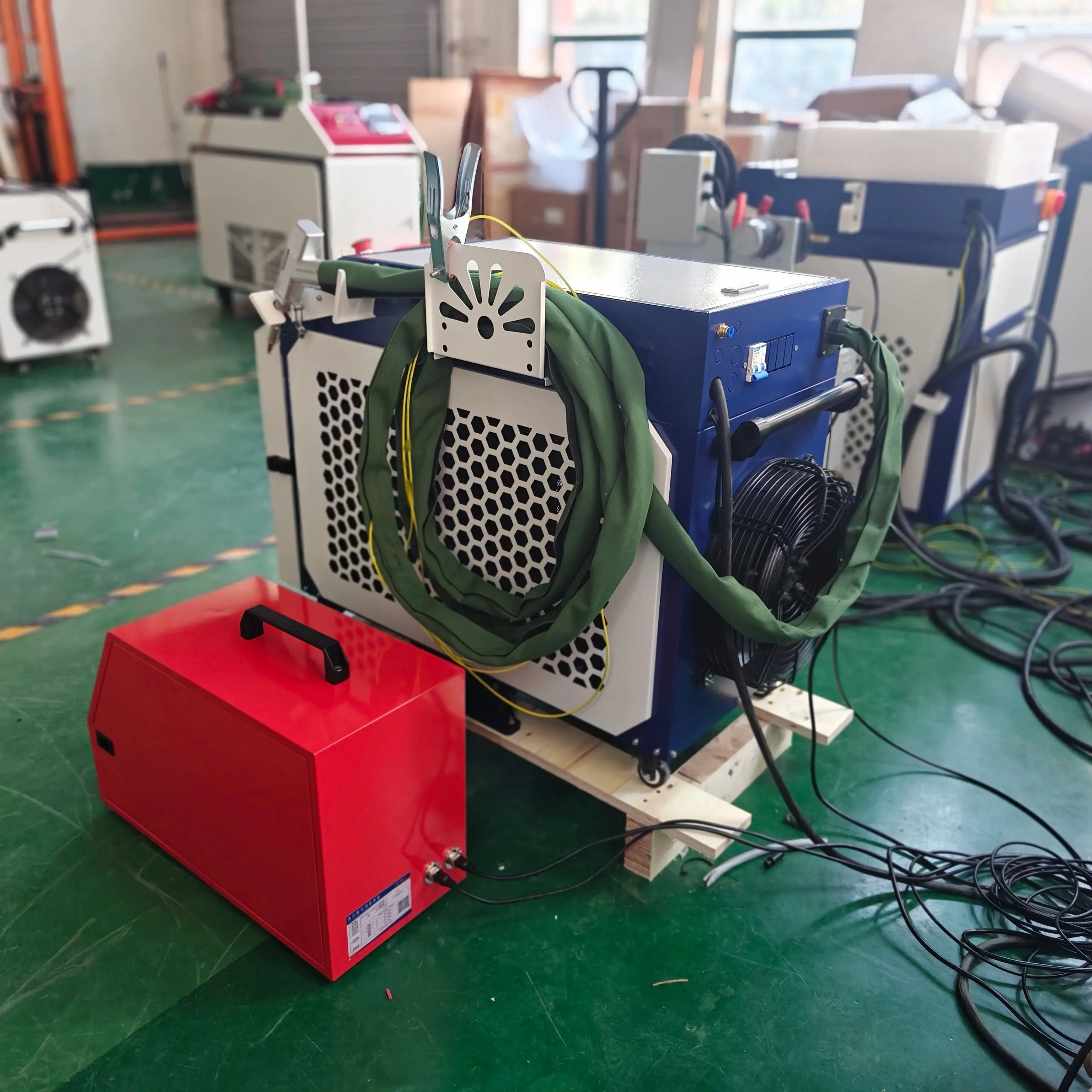 Raycus 2000W Handheld Laser Welding Machine 4-1 High Quality Welding Equipment for Precision Welding Applications