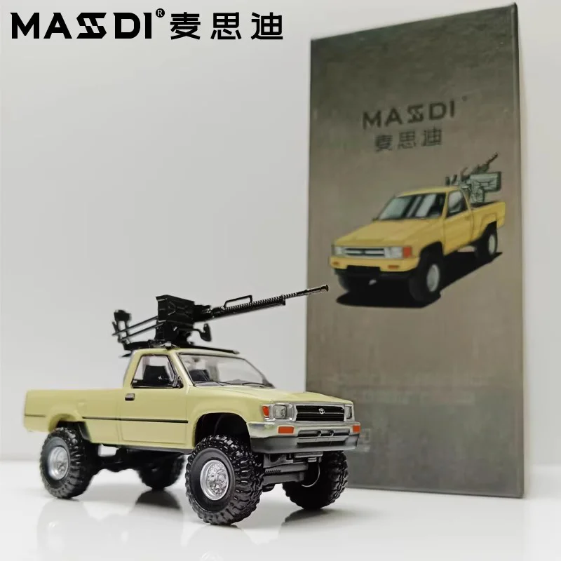 Masdi 1:64 1994 Toyota Hilux doble fila tracción en las cuatro ruedas Ln107 simulación miniatura modelo fundido a presión coche coleccionable juguete para regalo personalizado