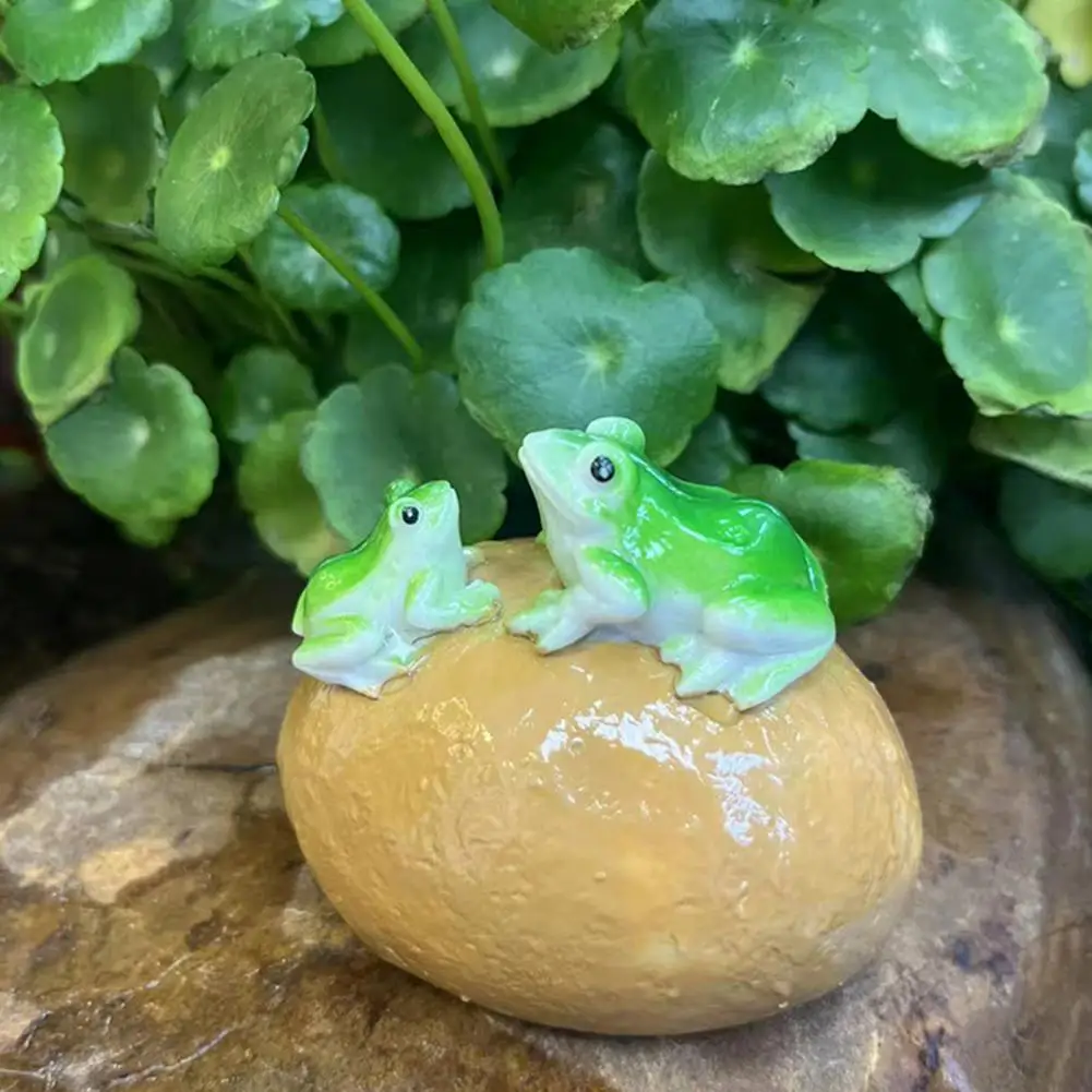 Vivid Frog Sculptures Set of 3 Miniature Frog Figurines for Garden Decor Realistic Weather-resistant Statues Adorable Plant