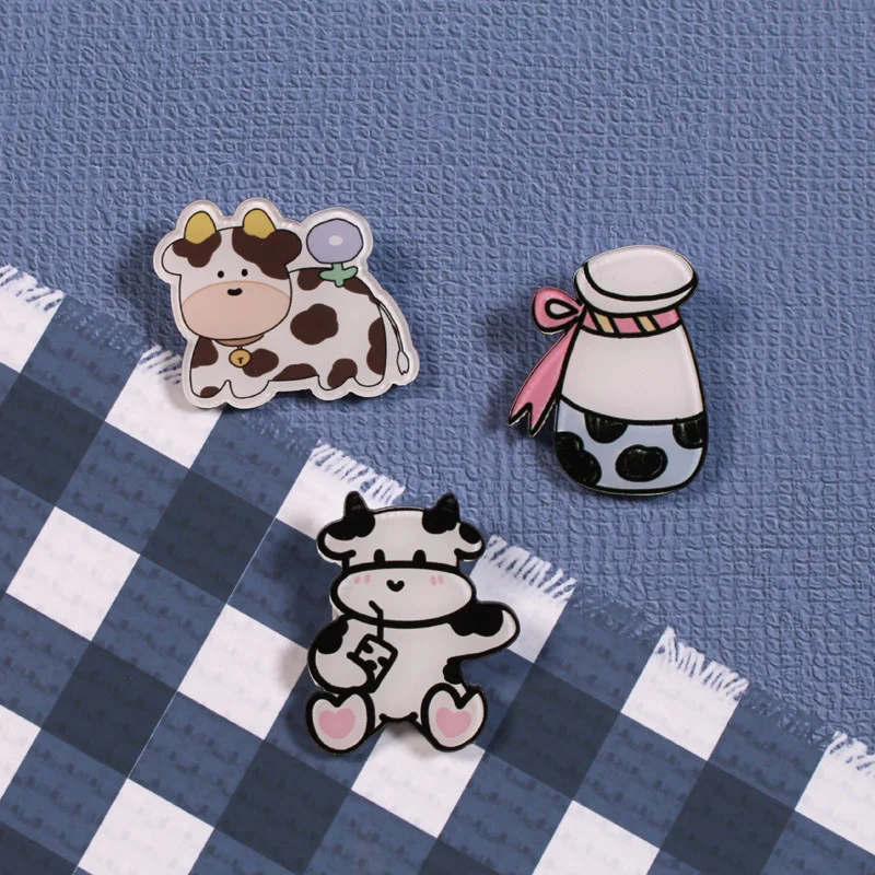Cartoon cow acrylic Brooch cute badge clothes bag pendant pin small gift small gift