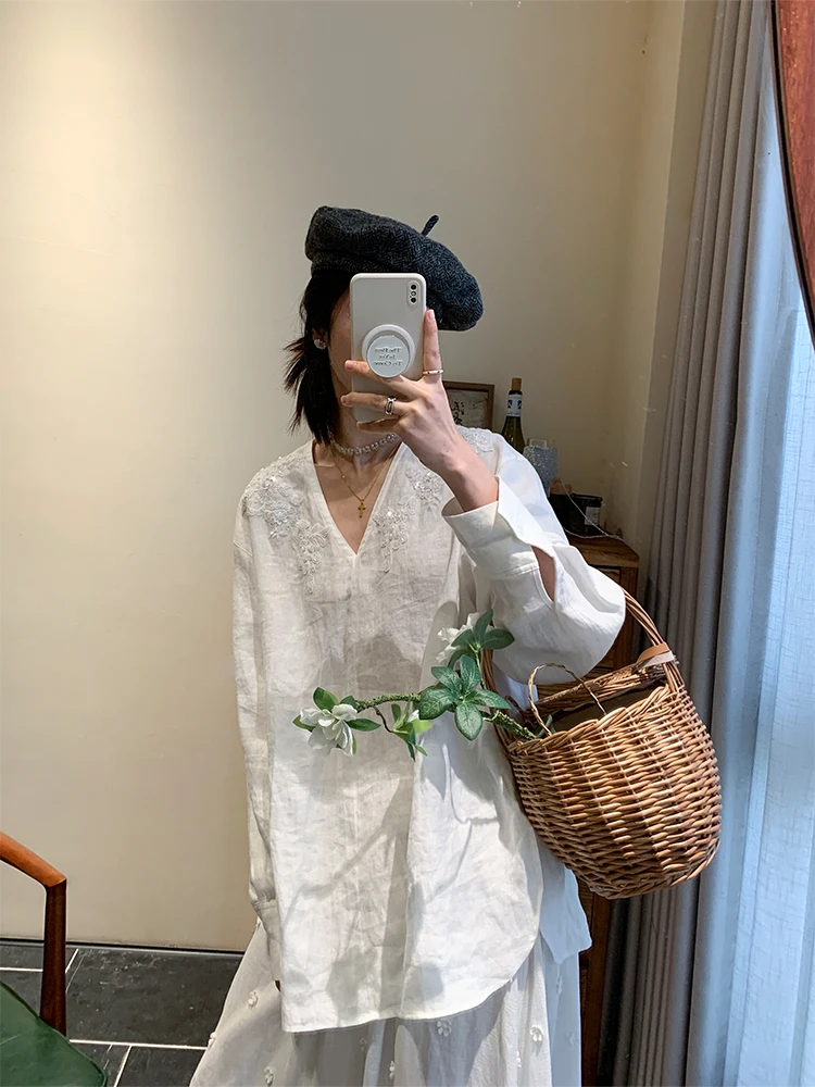 

Льняная блузка с тяжелой вышивкой бисером, в стиле Дзен, создающая сказочную атмосферу, струящаяся, дышащая, длинная, для прогулок.