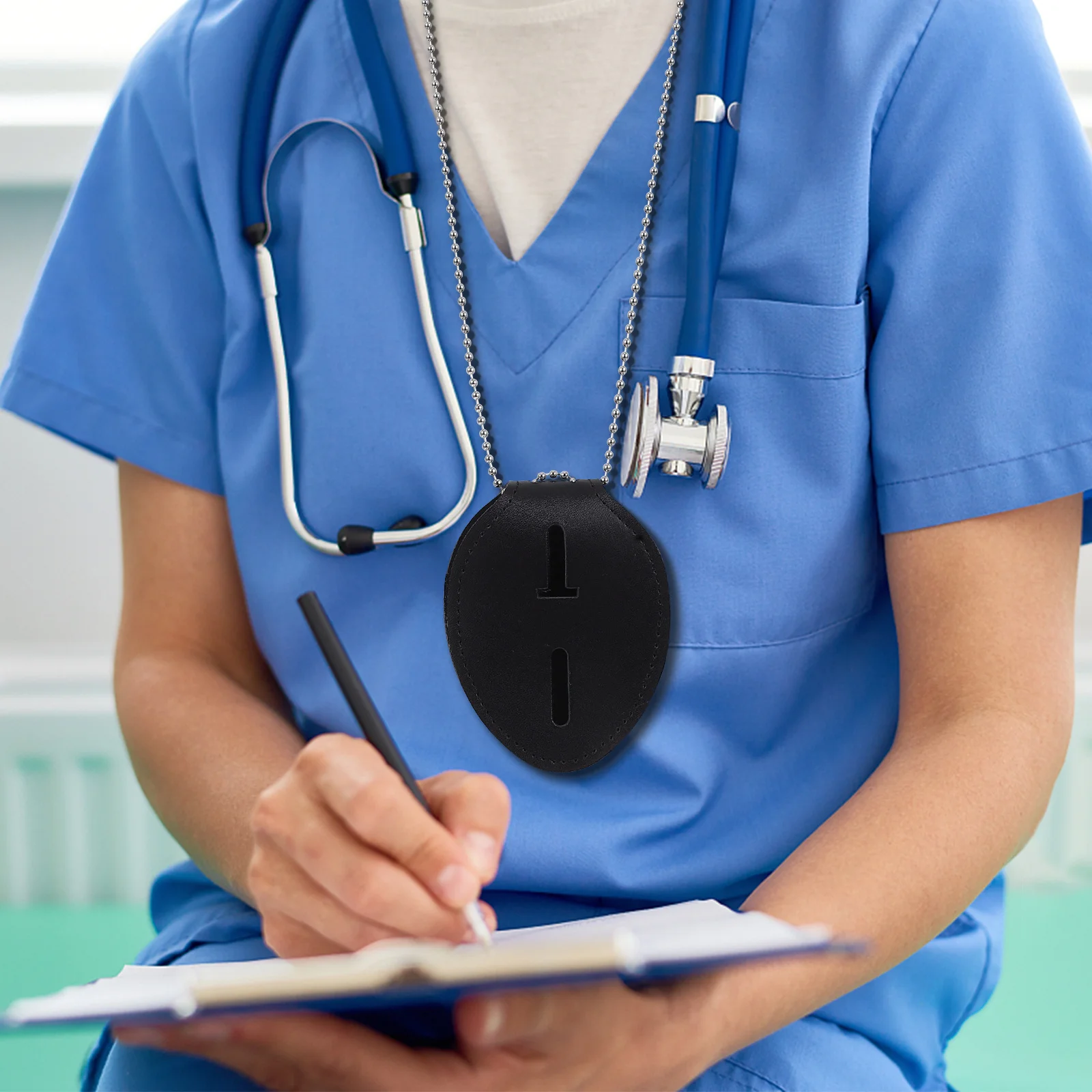 

PU Badge Holder Oval Shape Stylish Id Badge Case with Chain for Work Office Accessories Id Holder for Lanyard