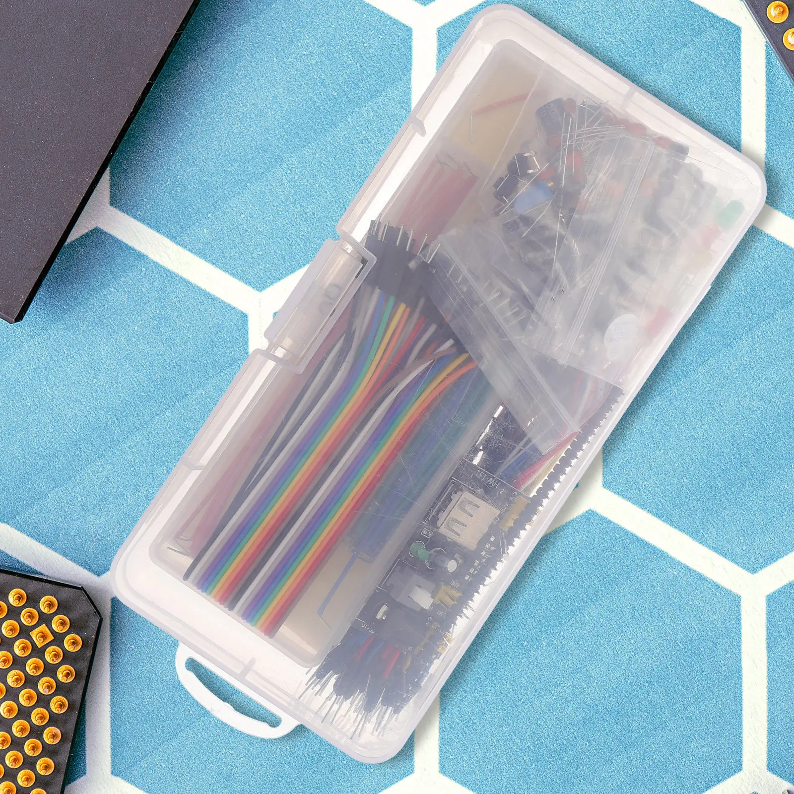 

Набор электронных компонентов для начинающих: комплект для прототипирования, простой DIY-модуль питания, USB-кабель, макетная плата, провода-перемычки