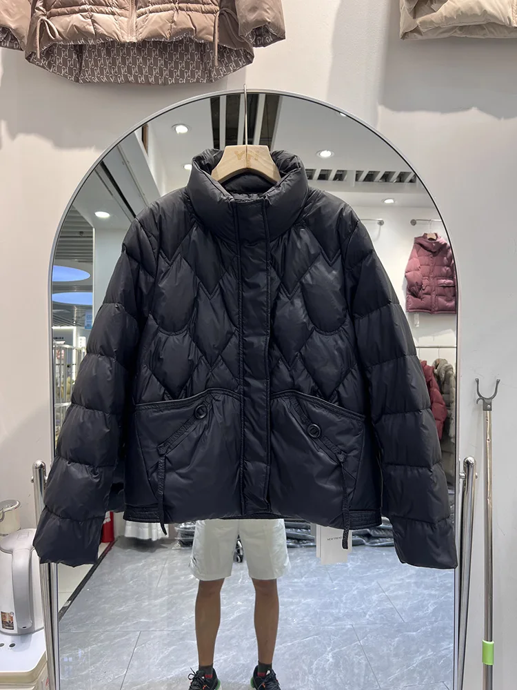 سترة نسائية شتوية خفيفة جديدة فضفاضة بياقة واقفة وتصميم صدر واحد سترة عصرية دافئة قصيرة الطراز