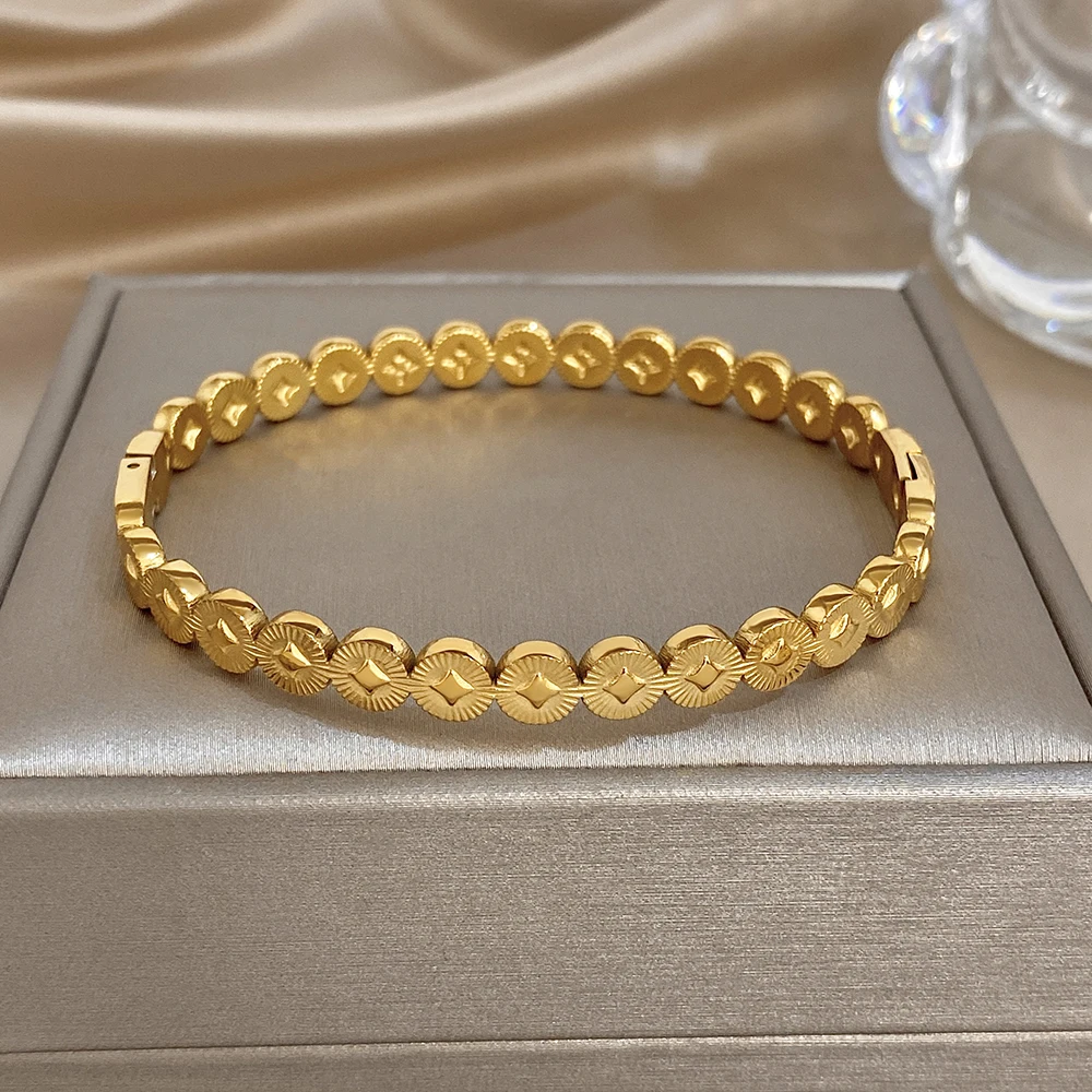 

DODOHAO Vintage Round Plate Spliced Stainless Steel Bracelet for Women Waterproof Gold Plated Spring Bracelet Jewelry Gift