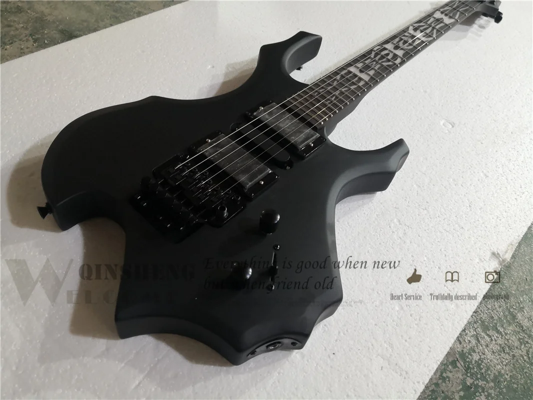 Matte black Guitar Rose wood fingerboard Maple neck Bolt on mahog body Tremolo bridge black hardware