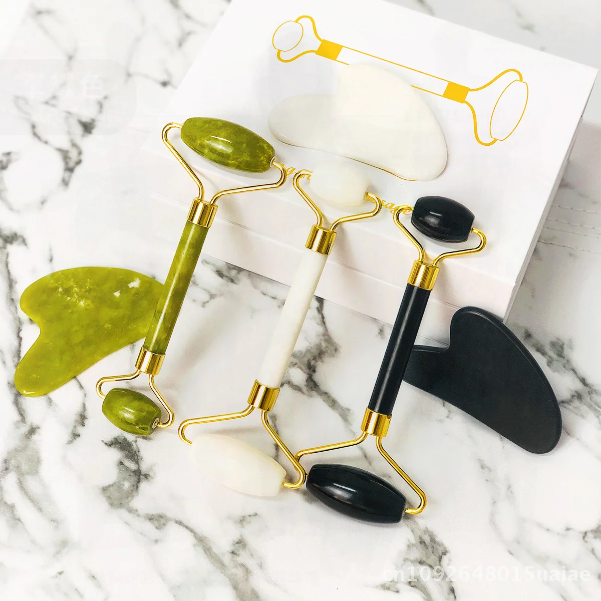 ชุดอุปกรณ์นวดหน้าขายดีข้ามพรมแดน - ลูกกลิ้งหยกและแผ่นกัวซาสำหรับใบหน้าและลำคอ ชุดดูแลความงามต่อต้านริ้วรอย