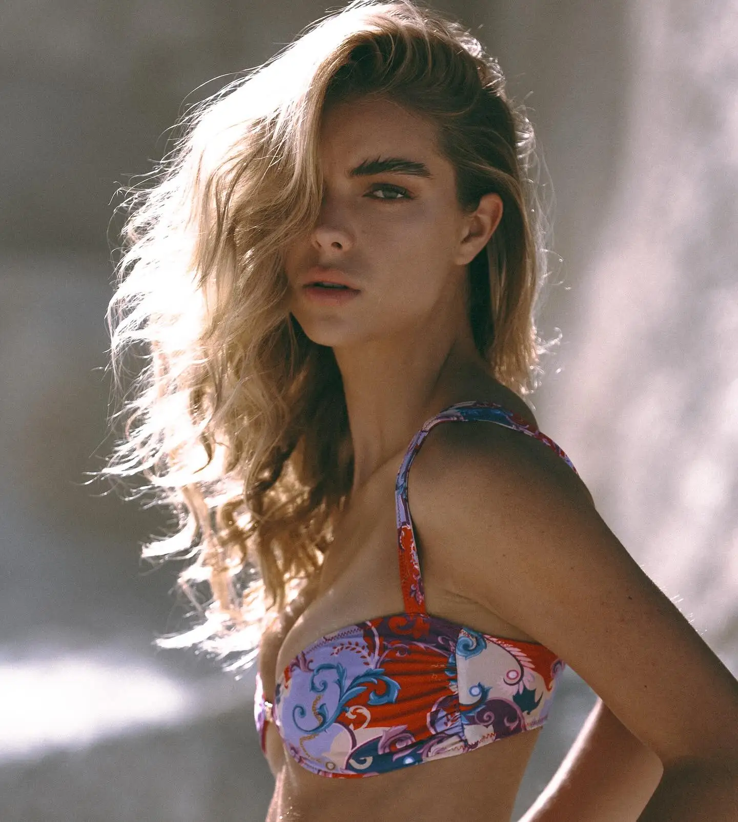 Ensemble bikini à imprimé abstrait audacieux 2025 – Haut et bas triangulaires sexy, parfait pour les vêtements de plage et les fêtes à la piscine, les vacances à la plage