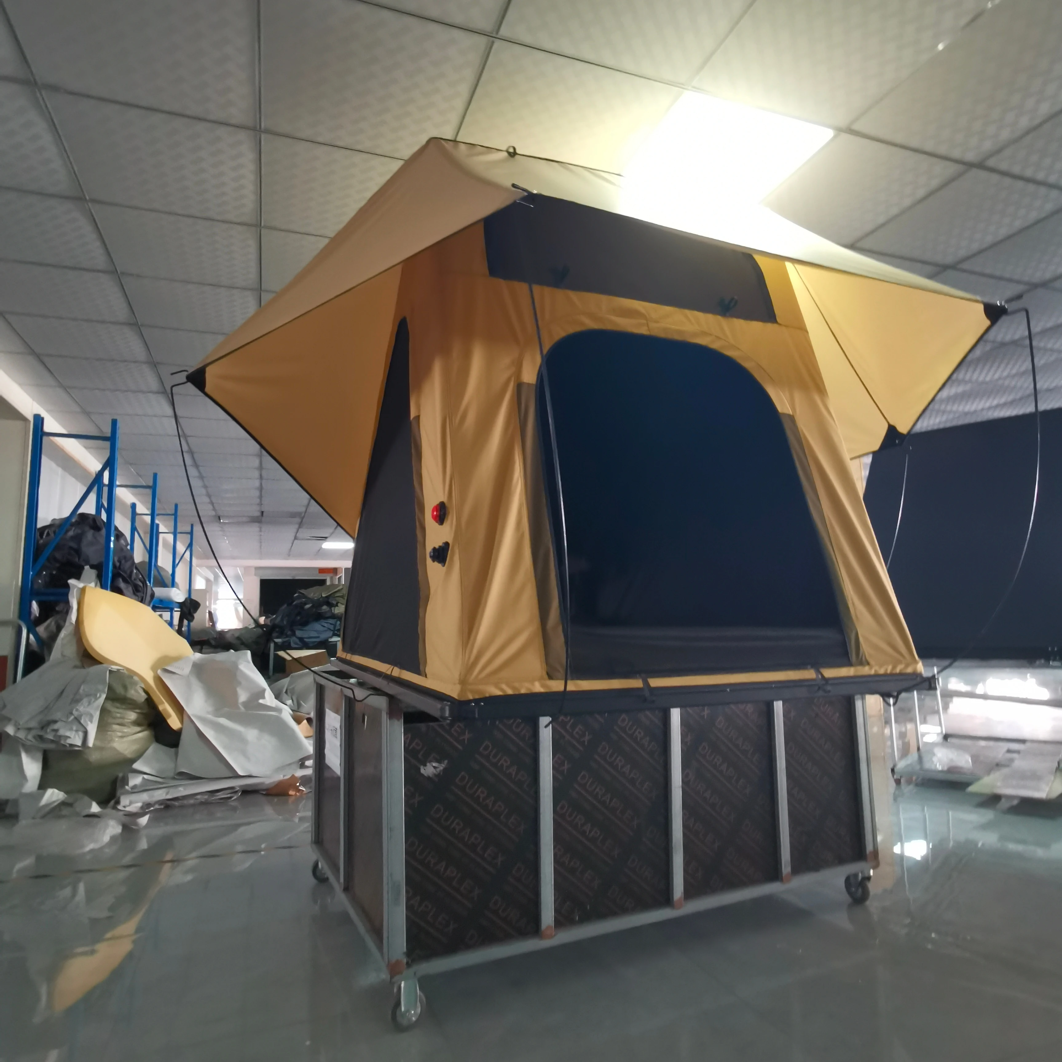 

2024 Outdoor Camping 4x4 Overland New Style Inflatable Floating Tent for SUV Car Large Space Air Column Car Roof Top Tent