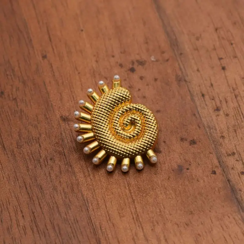 Heart Shaped Vintage Metal Button Artistic Eye Design for Clothing DIY Apparel Decor Replacement for Coats Tops Accessories