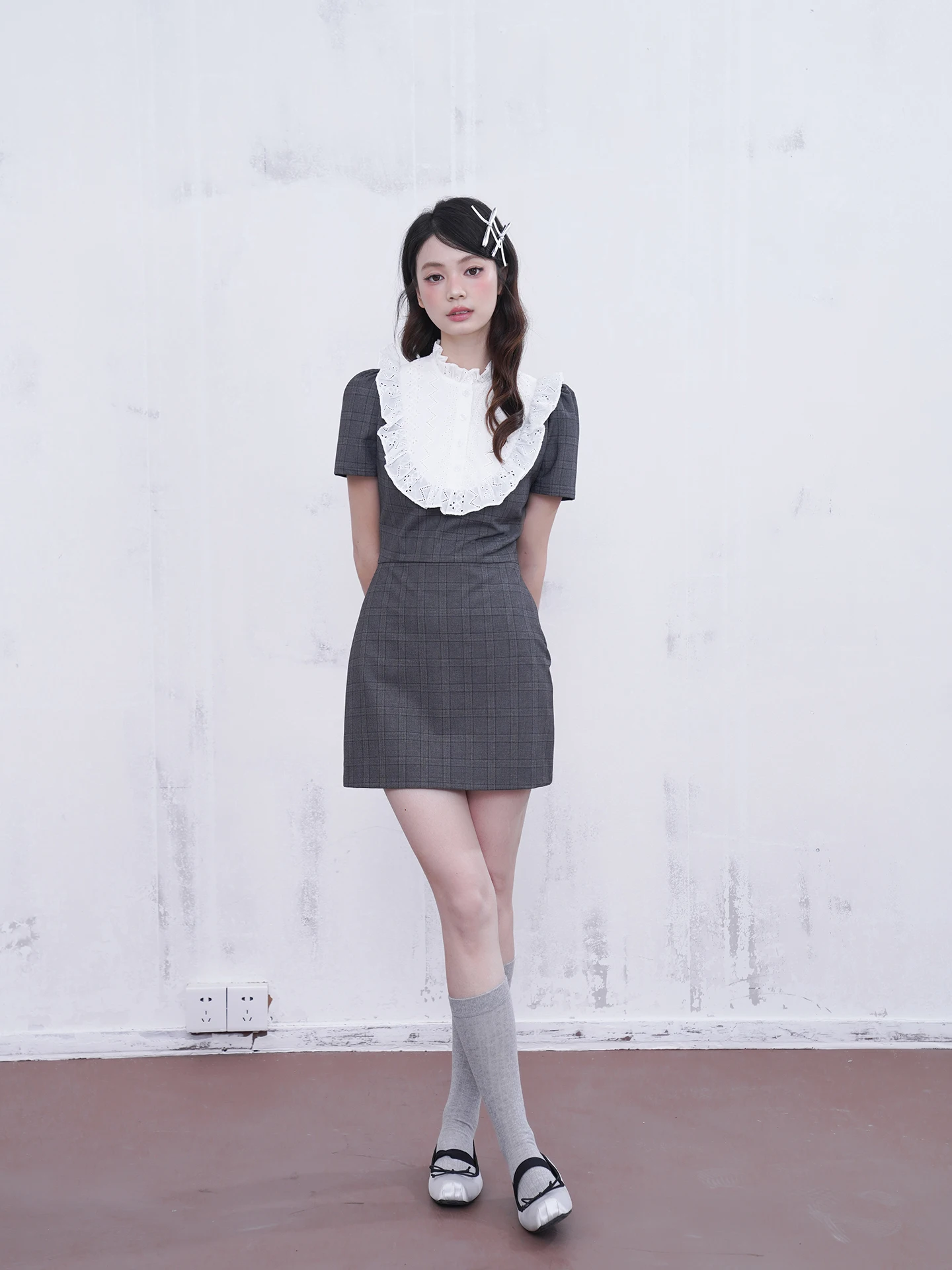 

Оригинальный комплект HEAVENT College Sle для женщин: топ с воротником и брюки с высокой талией, эффект стройности, контрастный белый цвет...