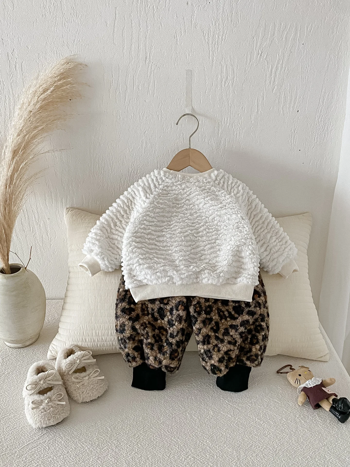 Boys Girls Cute Cartoon Fleece Sweatshirt + Leopard Print Pants 2pcs Suit 2025 Winter New Baby Plus Velvet Thick Clothes Set 4