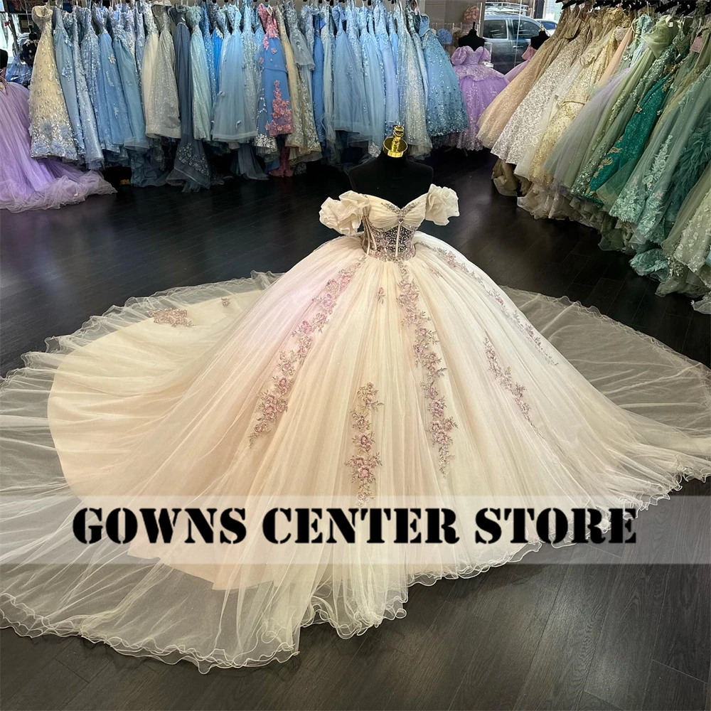 Bufiasty krótki rękaw z kości słoniowej z ramienia Quinceanera sukienki balowe aplikacje gorset księżniczka sukienka vestidos de quinceañera