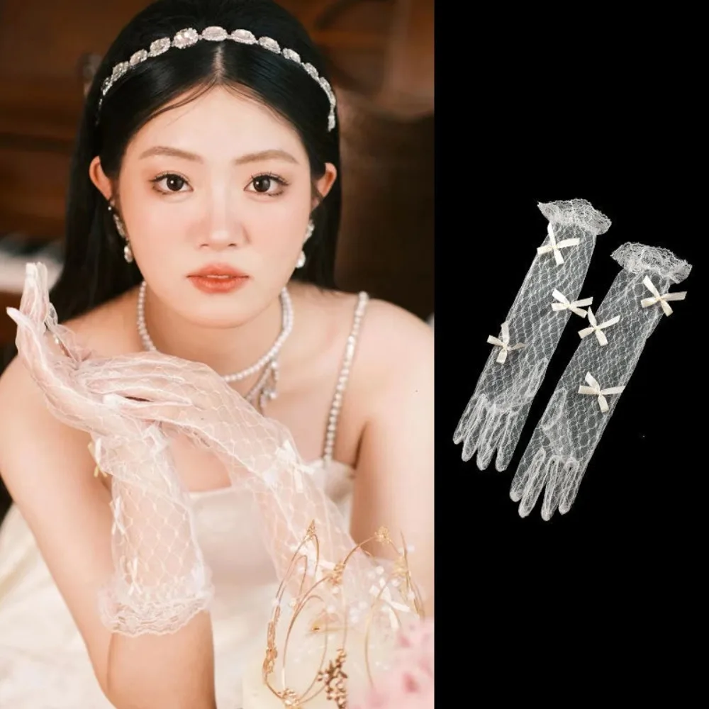 

Elegant White Satin Long Gloves Lace Vintage Wedding Bridal Gloves Sweet Elastic Long Finger Mittens Dinner