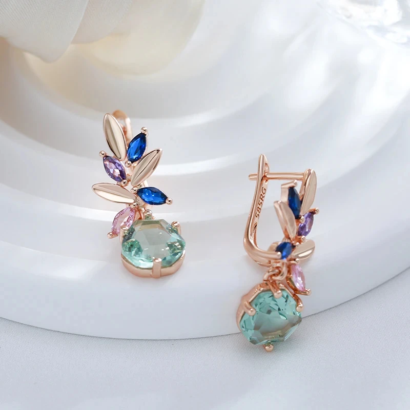 Wbmqda Hellgrüne Stein-Ohrringe in Blumenform für Damen, 585er Roségold, modisches Urlaubsschmuck-Zubehör – Detail 5