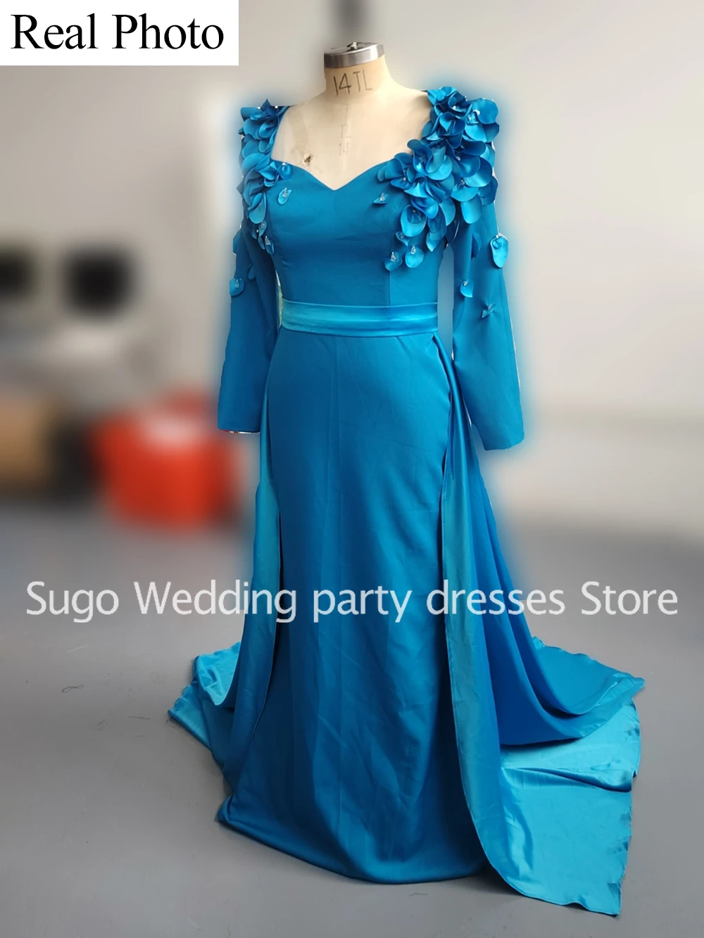 فساتين سهرة رسمية باللون الأزرق على شكل حرف v وأكمام طويلة مزينة بحورية البحر ذيل محكمة فساتين لحضور الحفلات الموسيقية مخصصة رداء السهرة