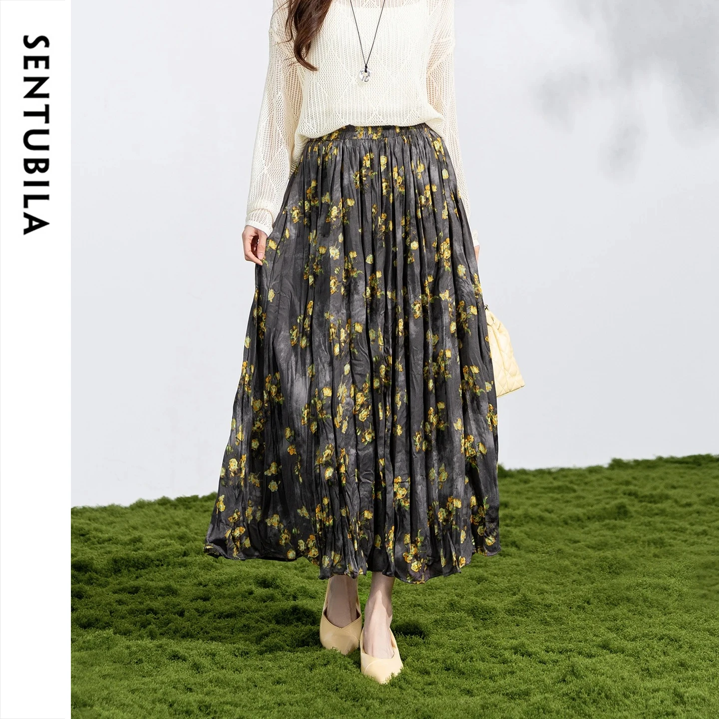 SENTUBILA Women Floral Printed Crinkled Skirt 2026 Summer Elastic Waist A-Line Flowy Midi Skirt Elegant Casual Wear W61QB6127