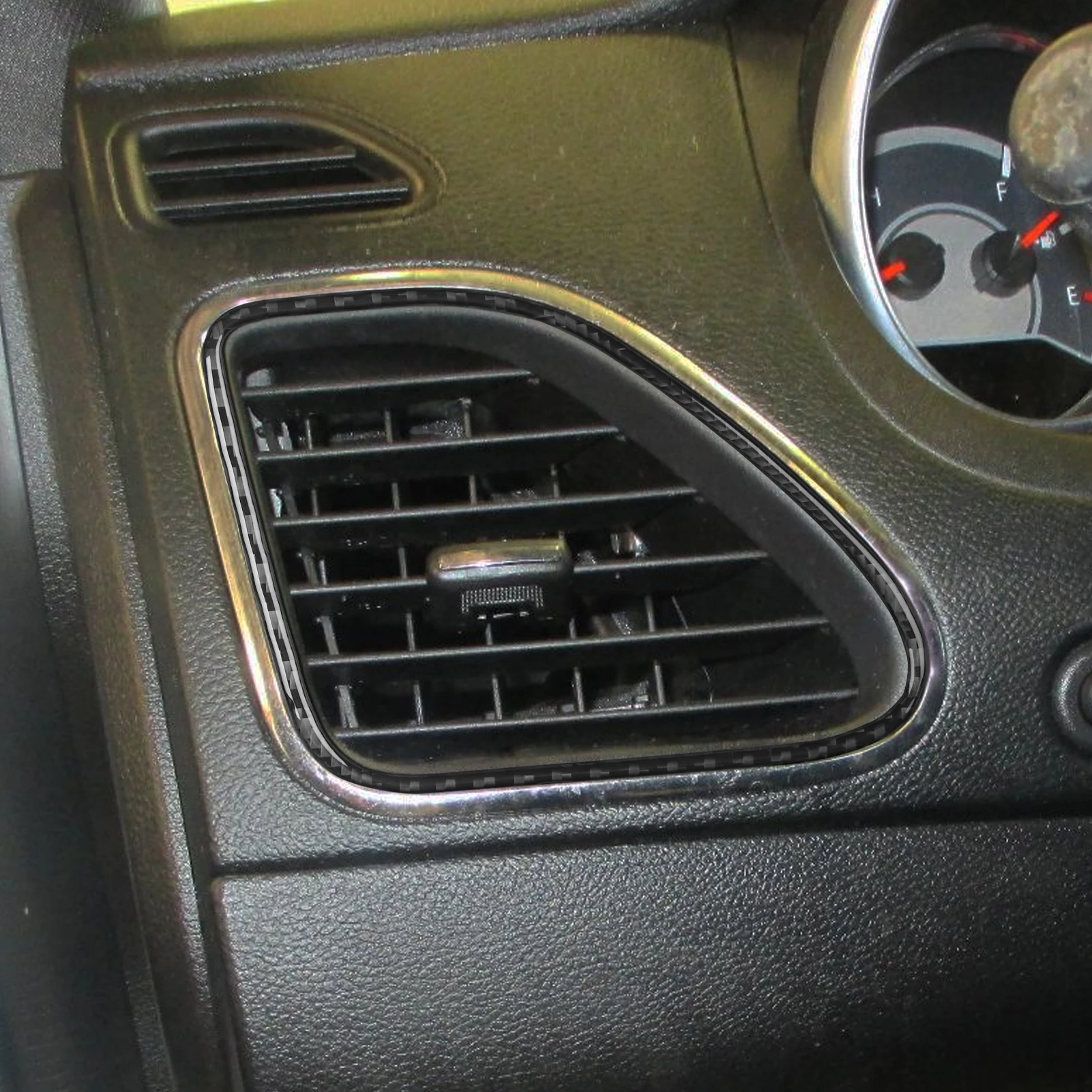 

Для Chrysler 200 2011 2012 2013 2014, углеродное волокно, приборная панель, вентиляционное отверстие, накладка, автомобильные аксессуары, декоративная наклейка