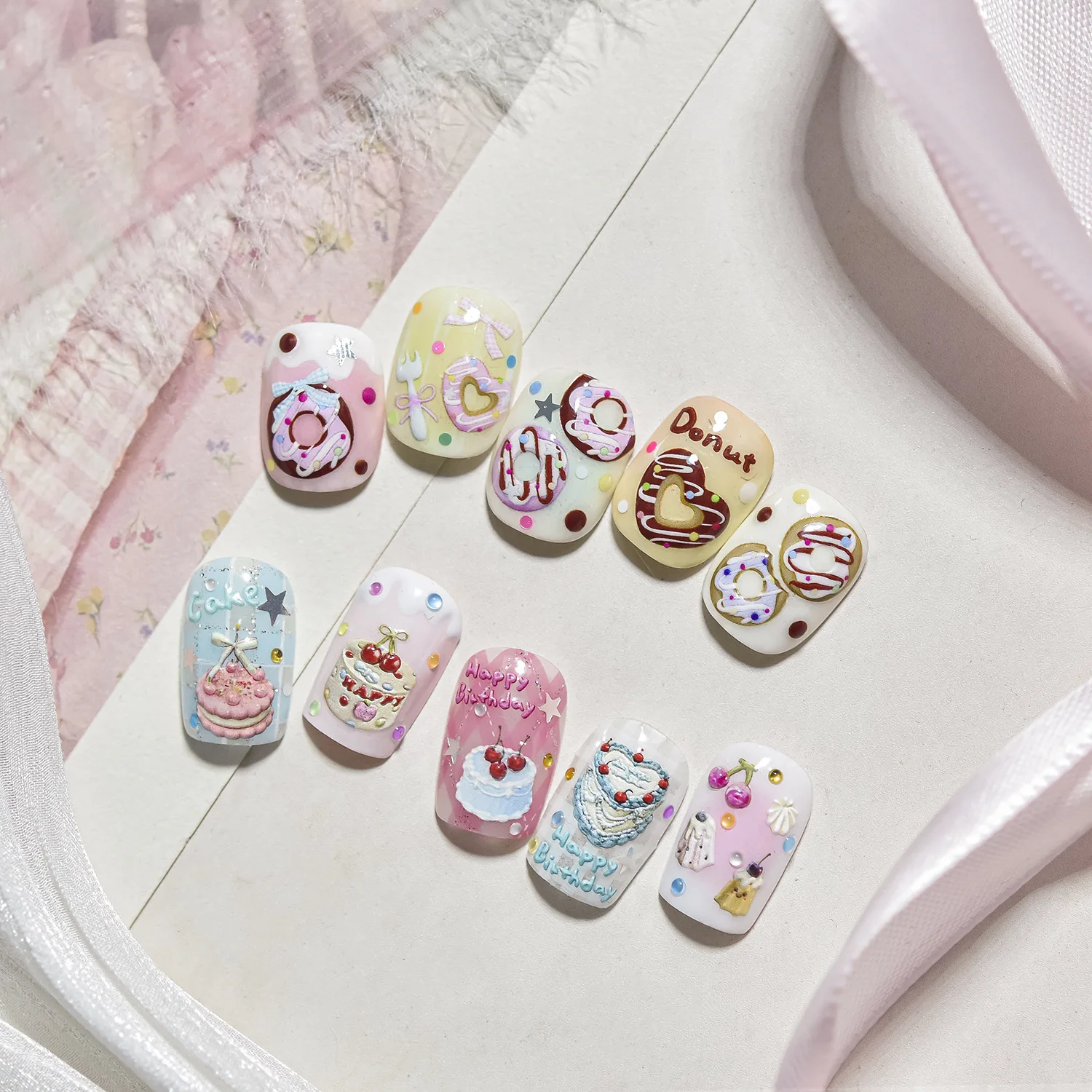 สติ๊กเกอร์ติดเล็บลายเค้กครีมสต - Nail Art Gothic บทวิจารณ์และราคา