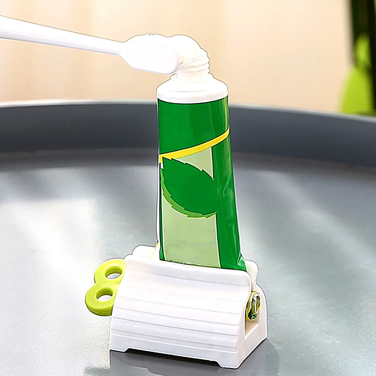 Efficient and Hassle-Free Toothpaste Tube Squeezer for a Smooth and Comfortable Brushing Experience
