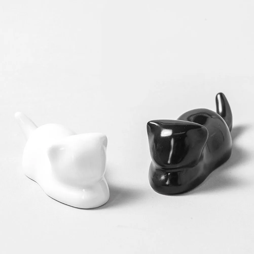 

Fine Crafted Ceramic Cat Pen Holder for Calligraphy Ink Pens Storage Beautiful Desktop Art Piece Gift for Calligraphy Lovers