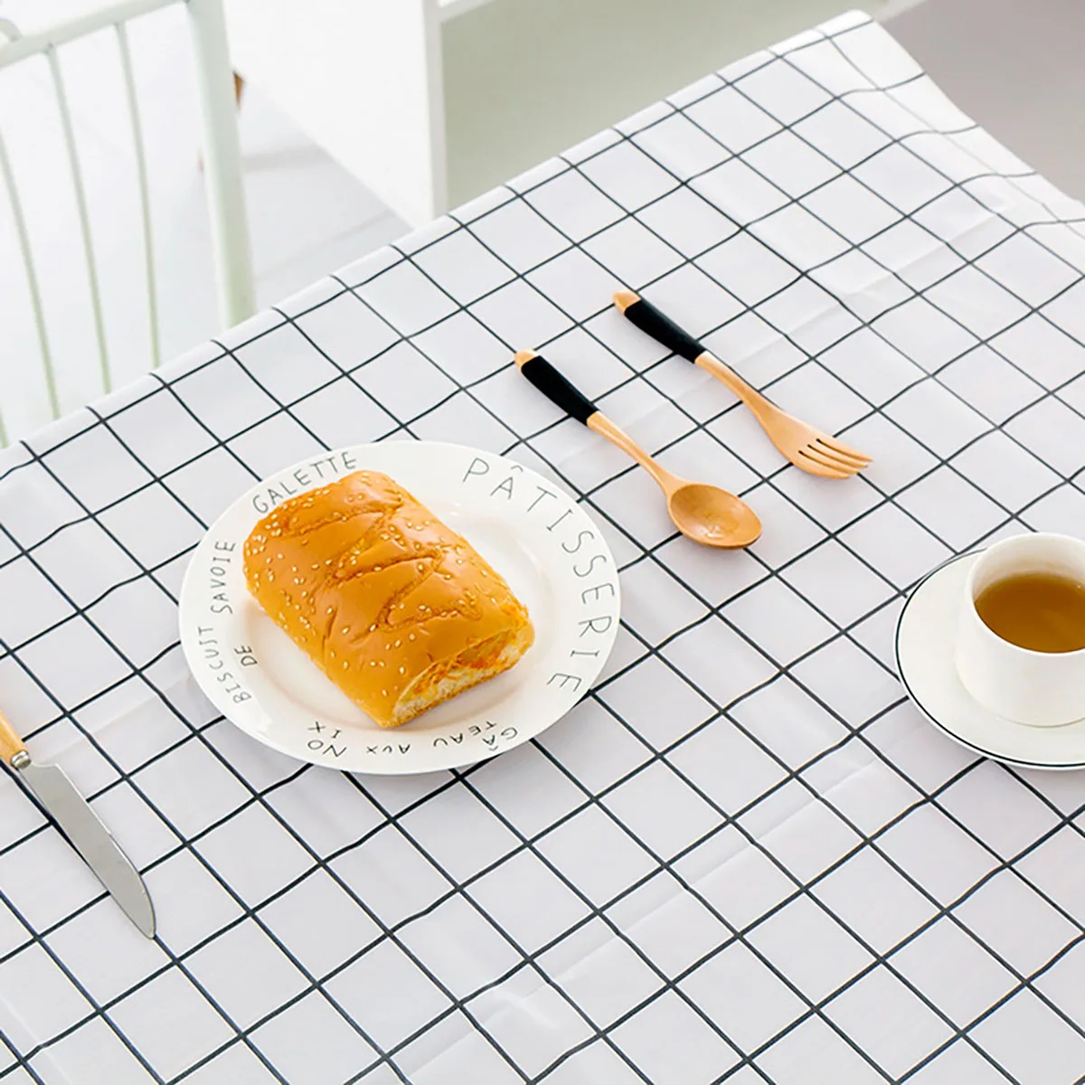 ผ้าปูโต๊ะกันน้ำกันน้ำมัน PEVA สีดำขาว ลายสก็อต ขนาด 137x90 ซม. สำหรับงานปาร์ตี้ ปิกนิกกลางแจ้ง