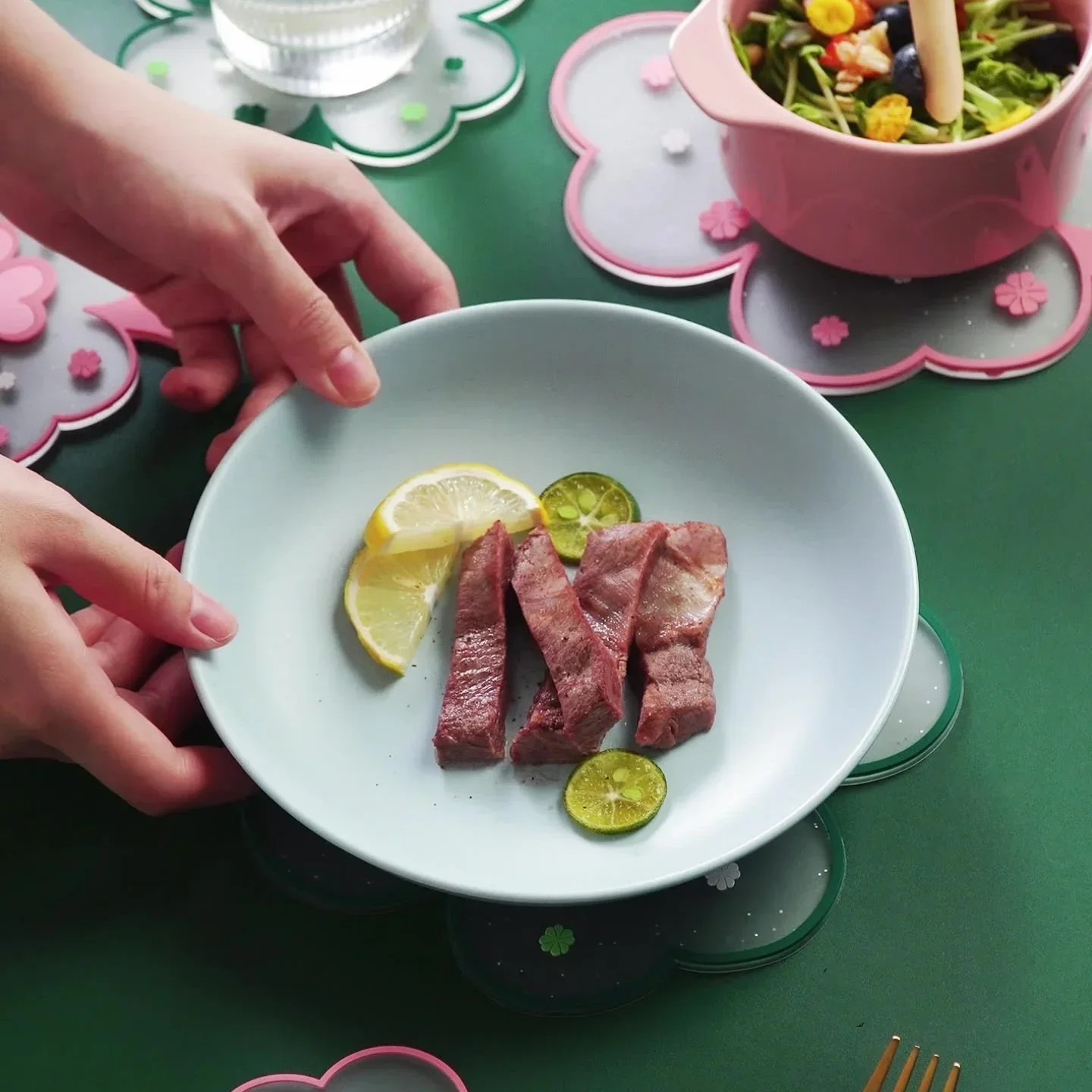 Clover PVC Coasters Kitchen Hangable Dish Pan Mat Non-slip Anti-scald Heat-resistant Placemats Coaster  Accessory