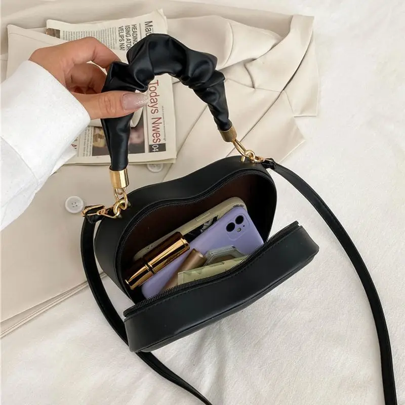 2023 Summer New Fashion Heart-shaped Shoulder Bags for Women PU Leather Female Crossbody Bags Vintage Casual Hand Bags