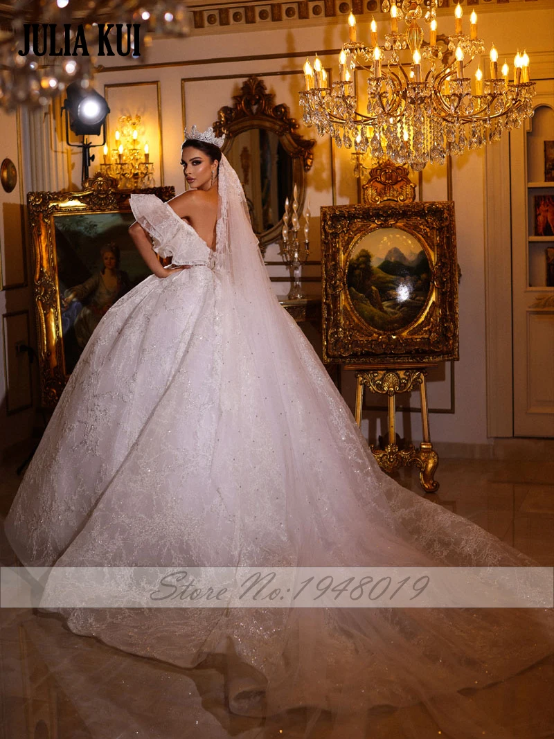 Julia Kui Abiti da sposa con scollo a cuore di lusso su misura Abiti da sposa con spalle scoperte Perline Gonne da sposa in pizzo ricamato