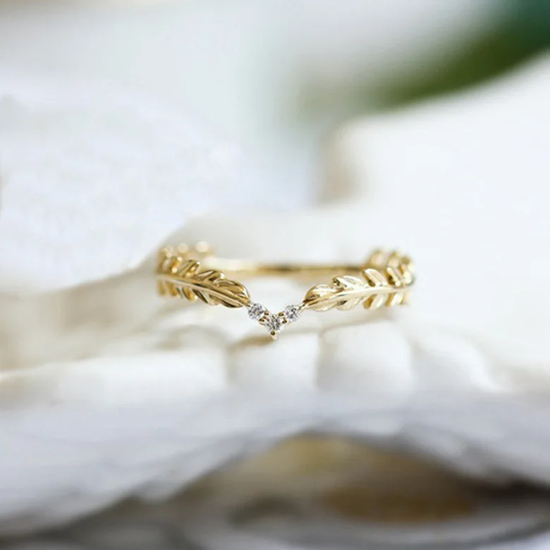 

New small fresh 18k gold-plated tree leaf ring with diamonds European and American rice ear feather ring