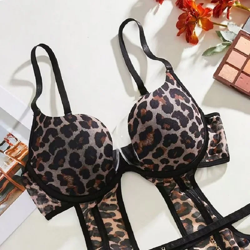 طقم ملابس داخلية تيدي بطبعة الفهد لعام 2025 مع ملابس داخلية بسلسلة معدنية وجوارب ملابس داخلية حمالة صدر مثيرة للنساء #3