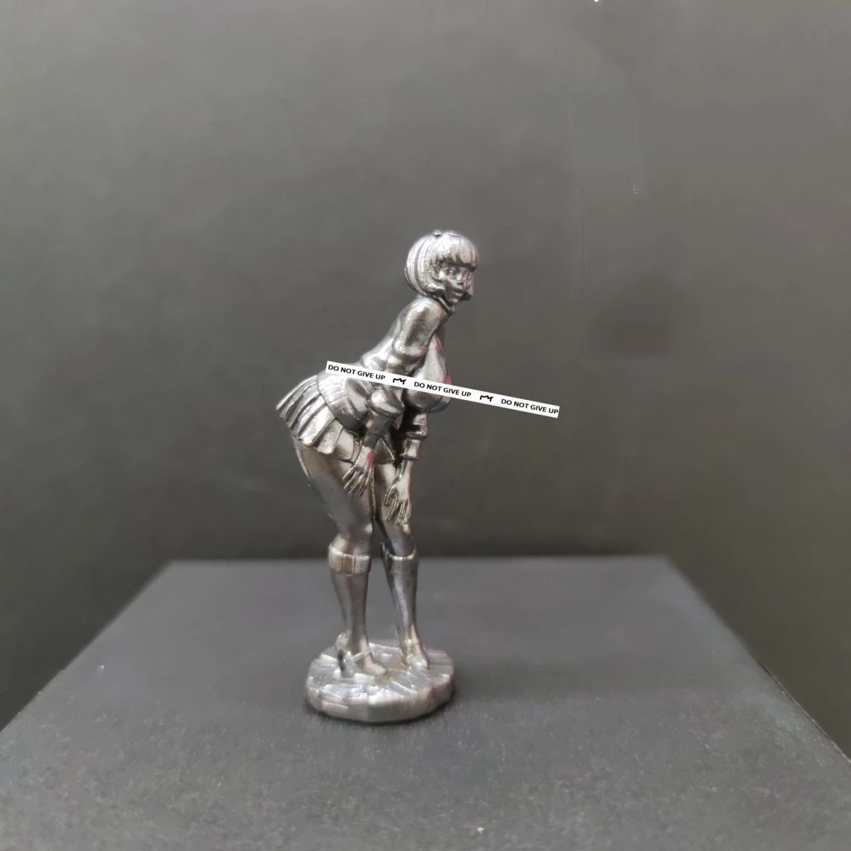 

​​7cm Antique Copper Mini Skirt Girl Figurine - Inspirational Collectible Statue for Home Desk Decor​​