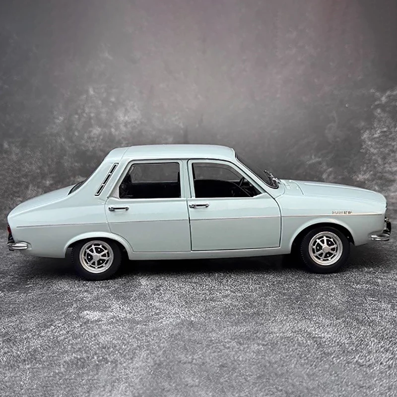Mô Hình Xe Hợp Kim NOREV 1:18 Gordini TS - close-up view