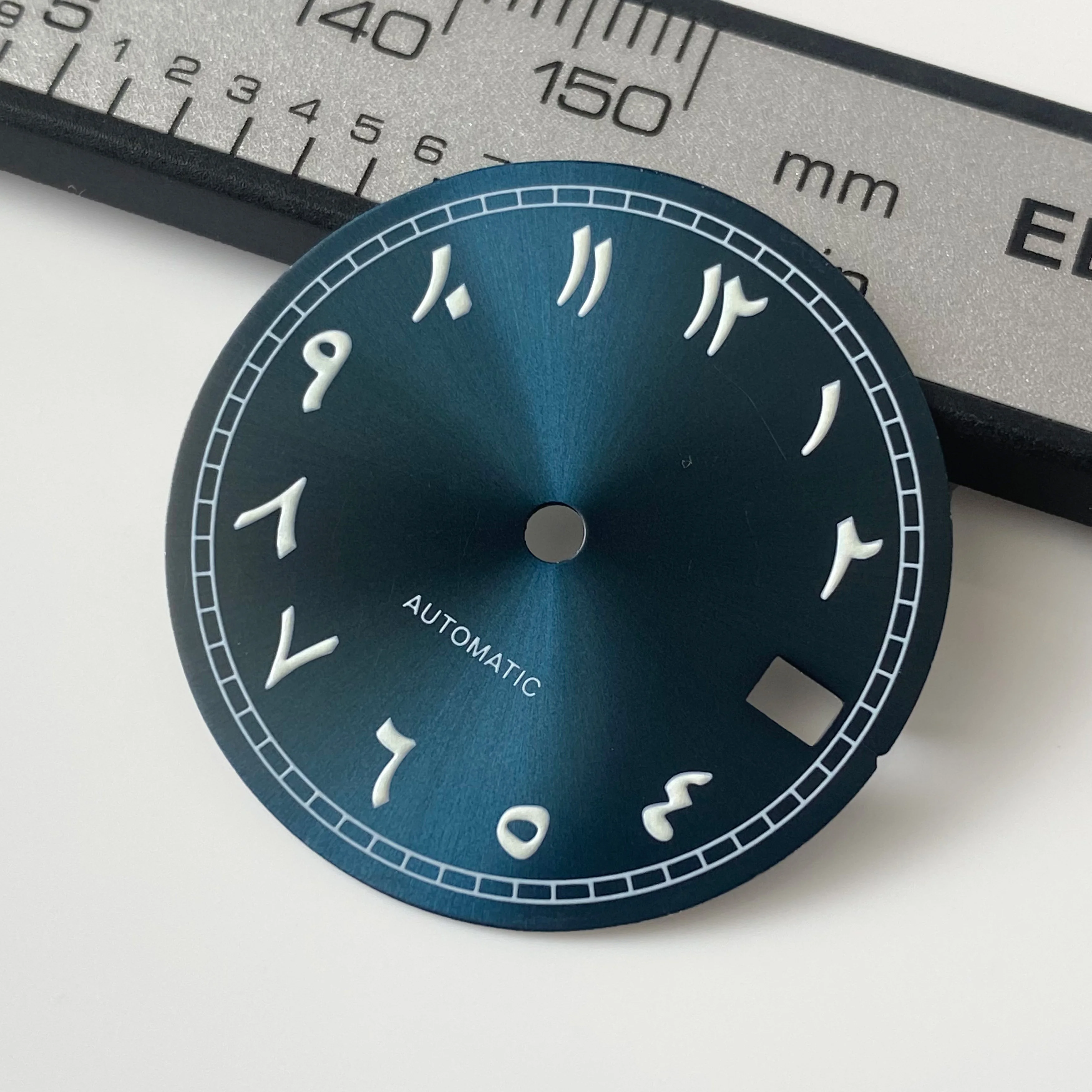 Циферблат NH35 28,5 мм с арабскими цифрами и зеленым светящимся циферблатом подходит для сменных аксессуаров калибра NH35 NH36 NH38