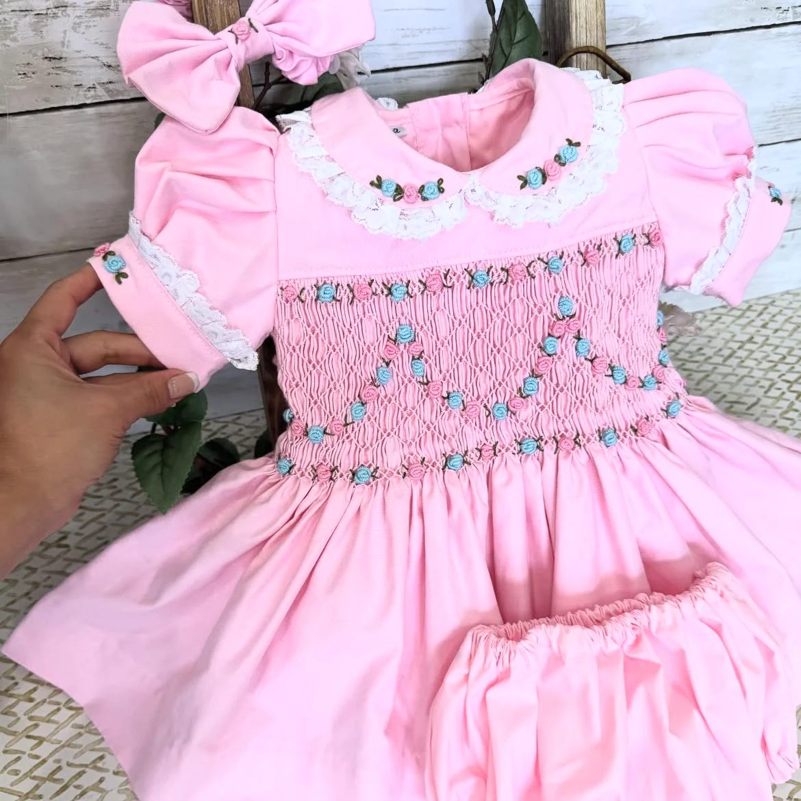 

Baby Girl Summer Pink Flower Handmade Embroidery Smocked Dress for Eid Birthday Party Holiday Photography Casual A67