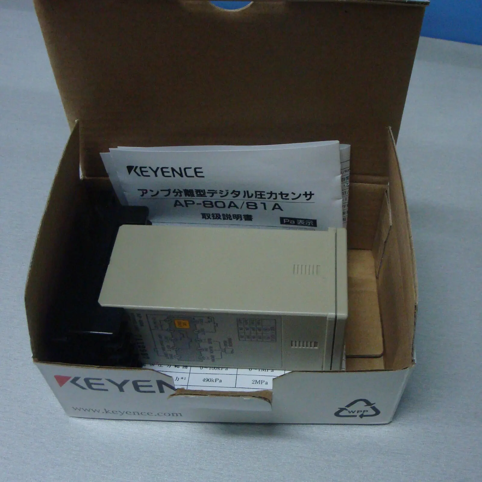 One Keyence AP-80A Pressure Switch New In Box Expedited Shipping