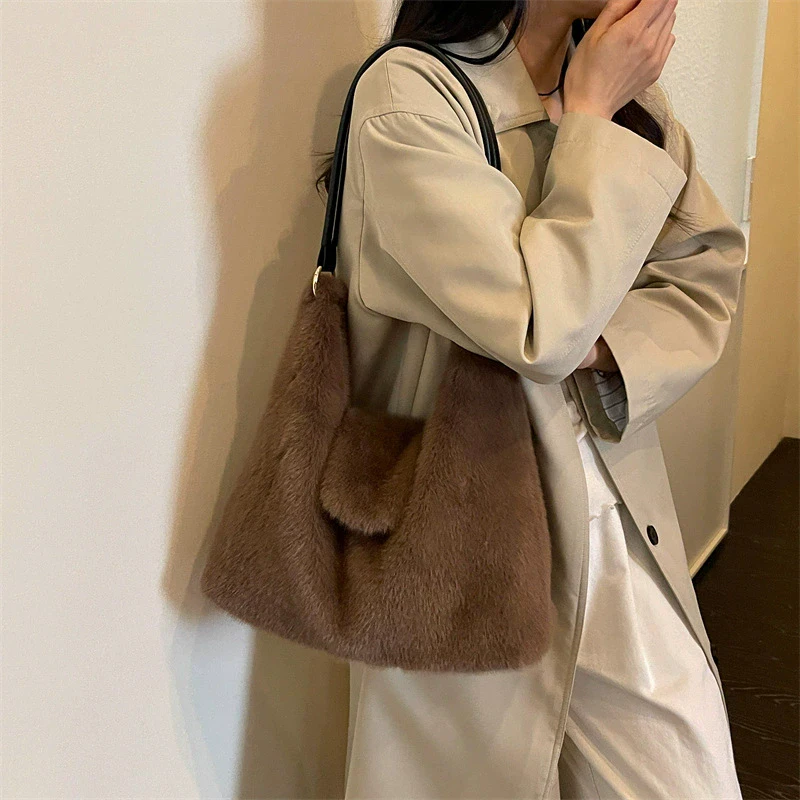 Picture 5: Deer Patterned Plush Bag Shoulder Bags Large Capacity Bolsa Fashion New Tote Bolsas Feminina Sac Femme Faux Fur Bolsos mujer