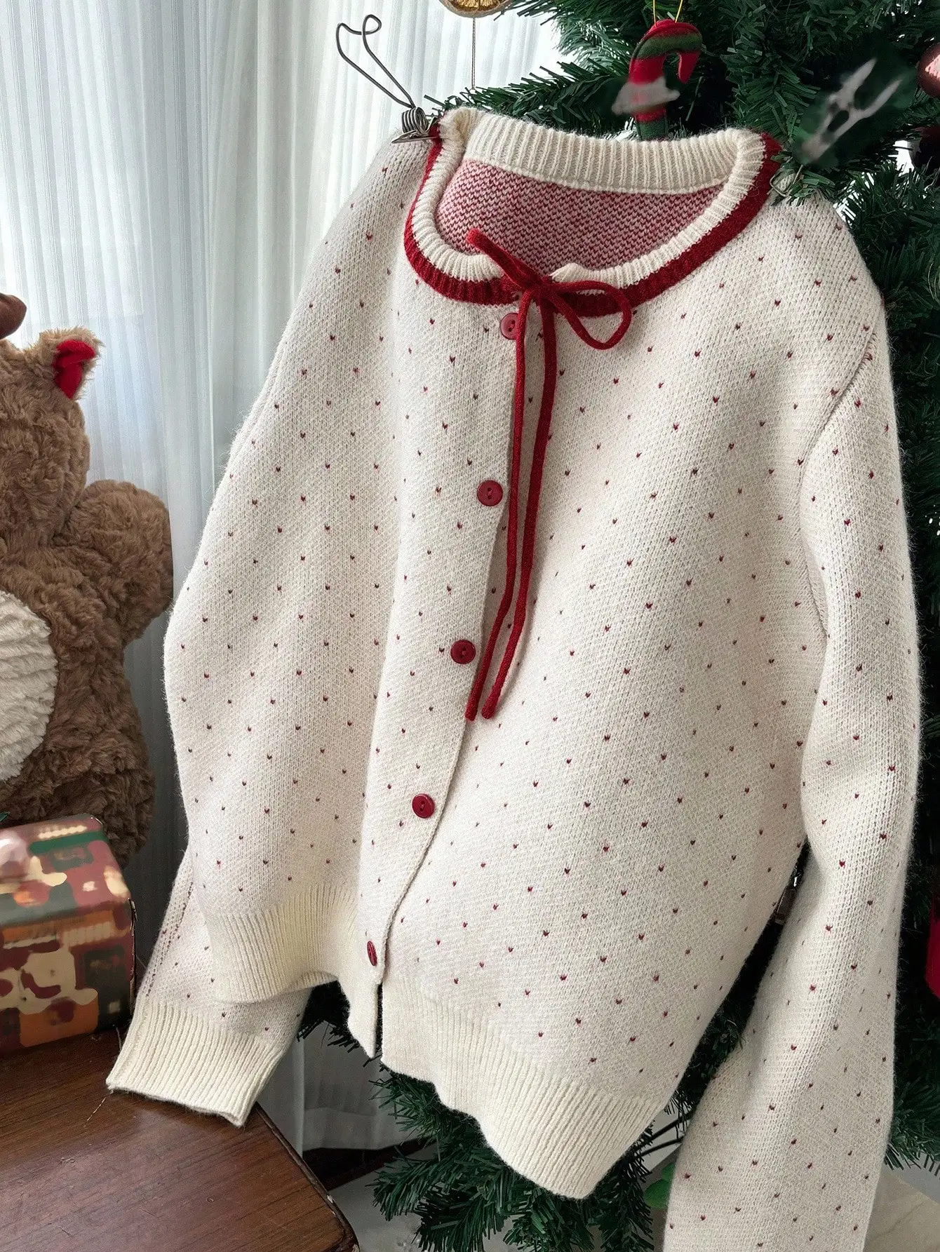 

Женский кремовый вязаный кардиган в горошек с воротником-бантом красного цвета, повседневный осенний свитер