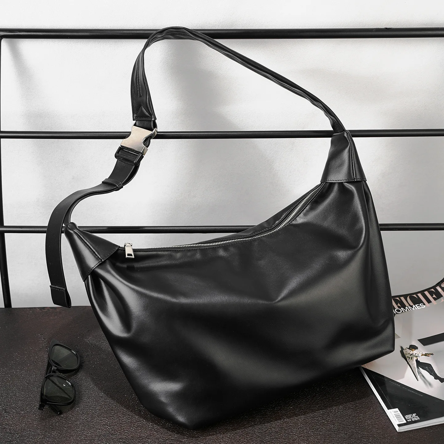 

Многофункциональная сумка-пельмень на одно плечо 2026: повседневная, простая, через плечо, большая вместимость, водонепроницаемая, из искусственной кожи