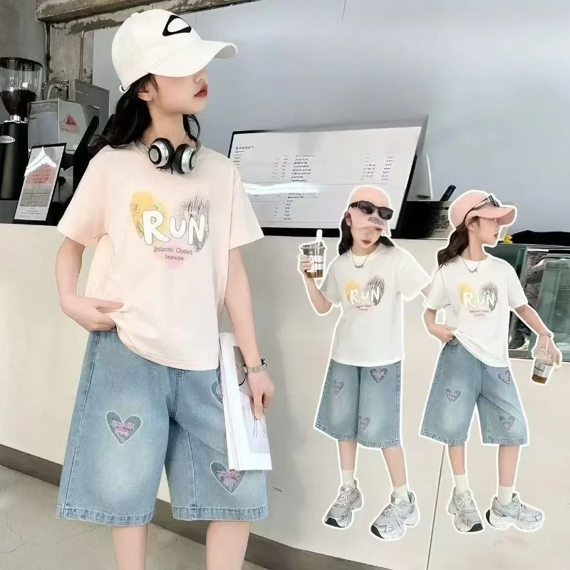 

Летние джинсовые шорты для девочек 2026 с вышивкой, легкие, средней длины, стильные, дышащие, из хлопка, повседневные брюки для детей