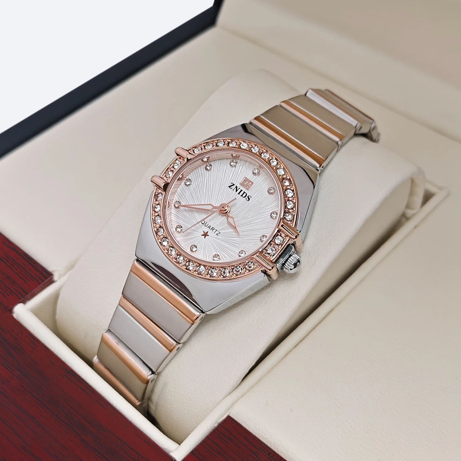 

High-End Classic Constellation Goddess Watch for Women, Workplace Brand Watch, Luxury Women's Watch, High-End Women's Watch with Diamonds, Niche Light Luxury, Compact and Exquisite Women's Watch, Waterproof, Suitable for Various Occasions