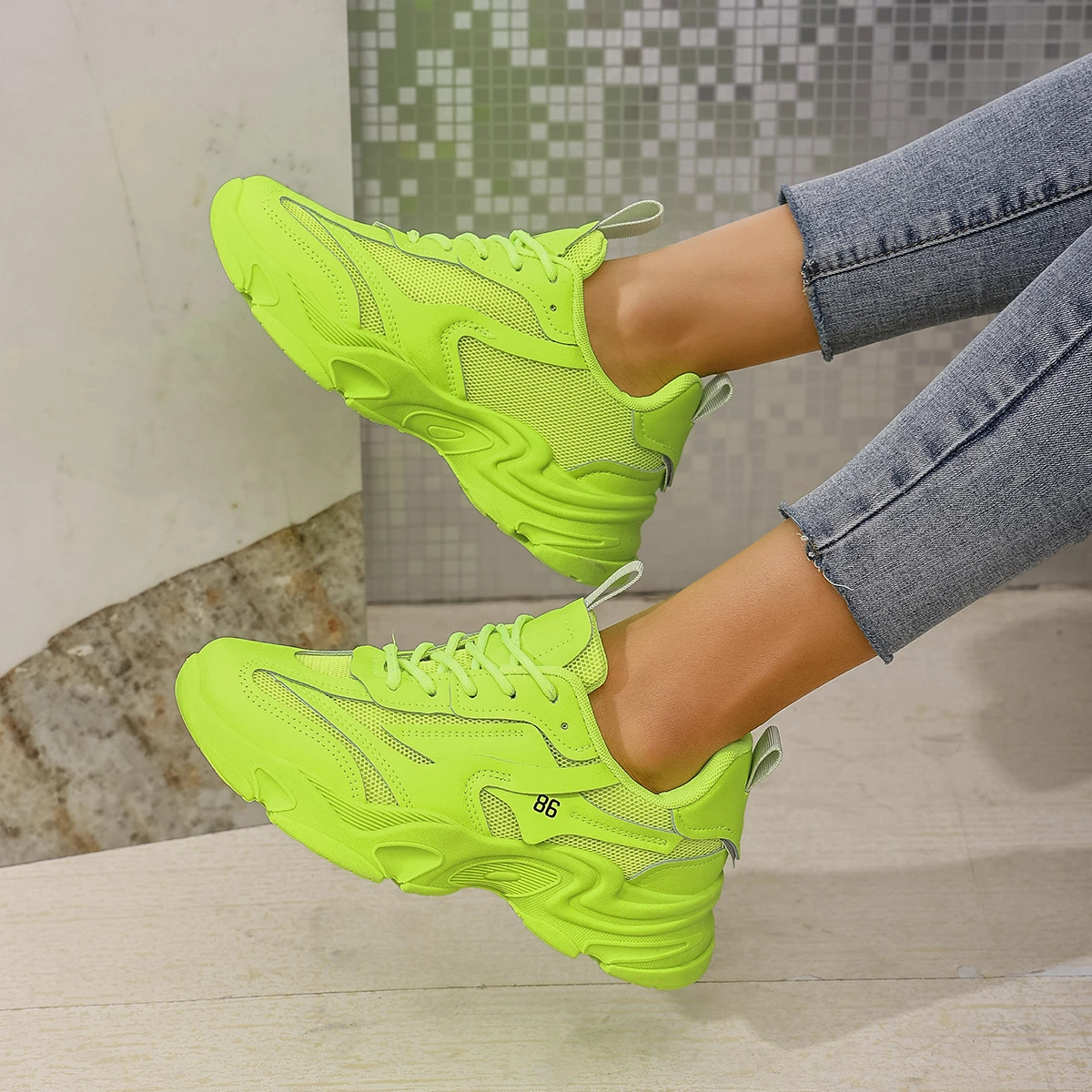 

Женские кроссовки 2024, новые модные массивные уличные теннисные кроссовки, женские удобные легкие дизайнерские туфли на платформе, женская обувь