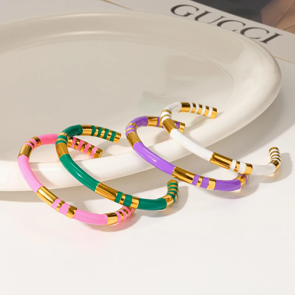 Modisches, farbiges, ölgetränktes, offenes Armband für Damen, aus Edelstahl, ein bezaubernder Schmuck für das Handgelenk, ein ideales Geschenk. – Detail 5