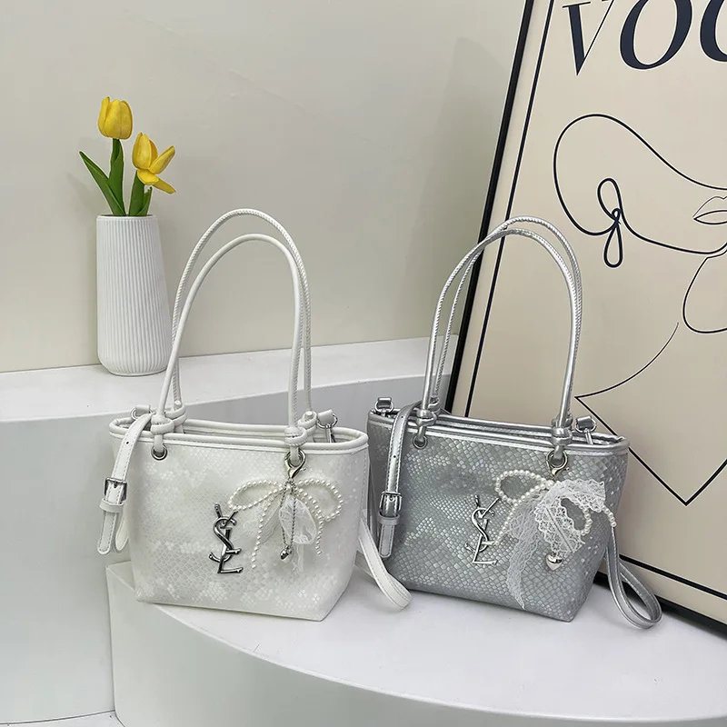 エレガントなカジュアルショルダーバッグ 2025年新作 レディース、高級ソフトレザートート、あらゆるシーンに合うファッショナブルなクロスボディバッグ