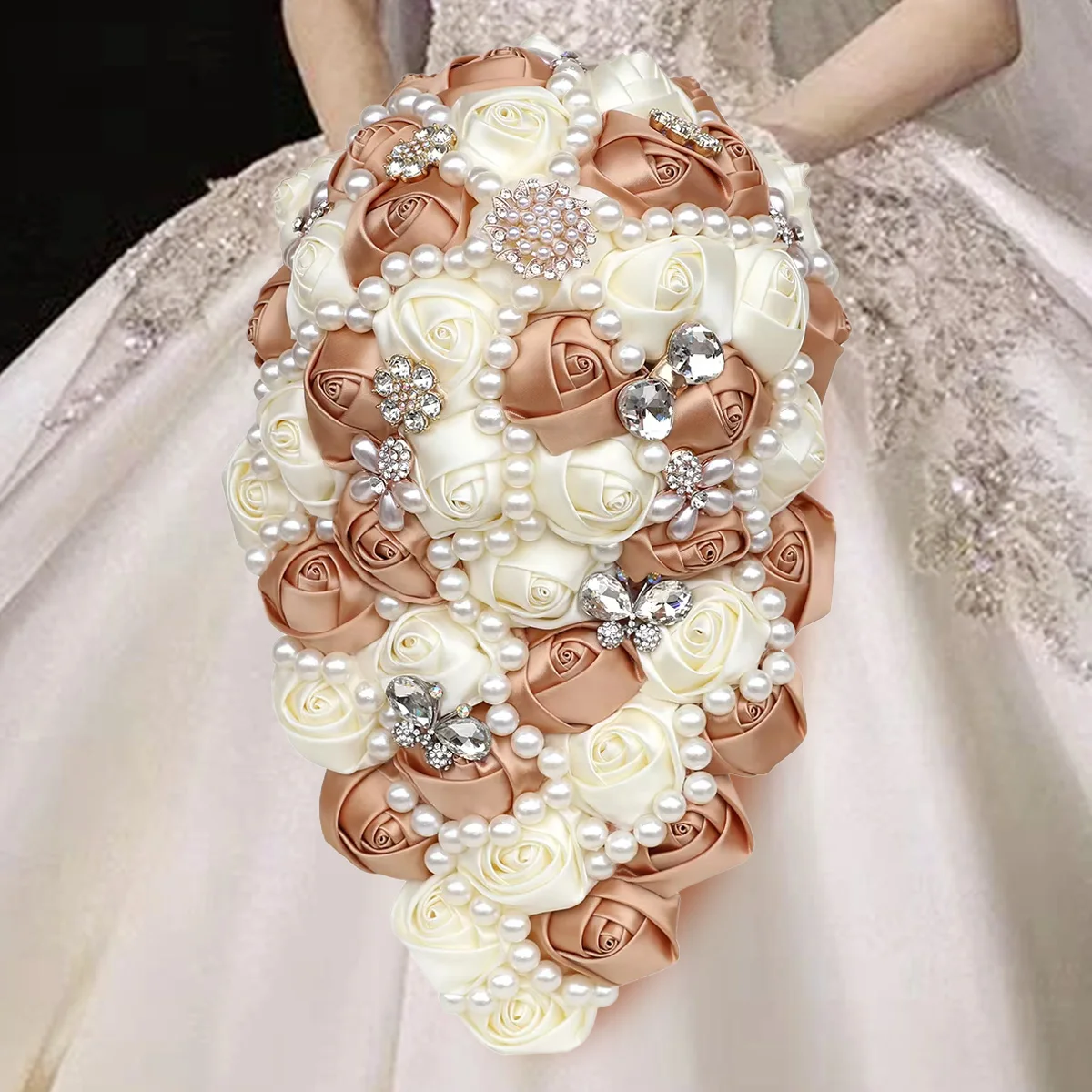 

Water Fall Long Diamond Brooch Bouquets For Bride And Bridesmaids in Shinning Gold Crystal Gold Beads Silk RoseW336