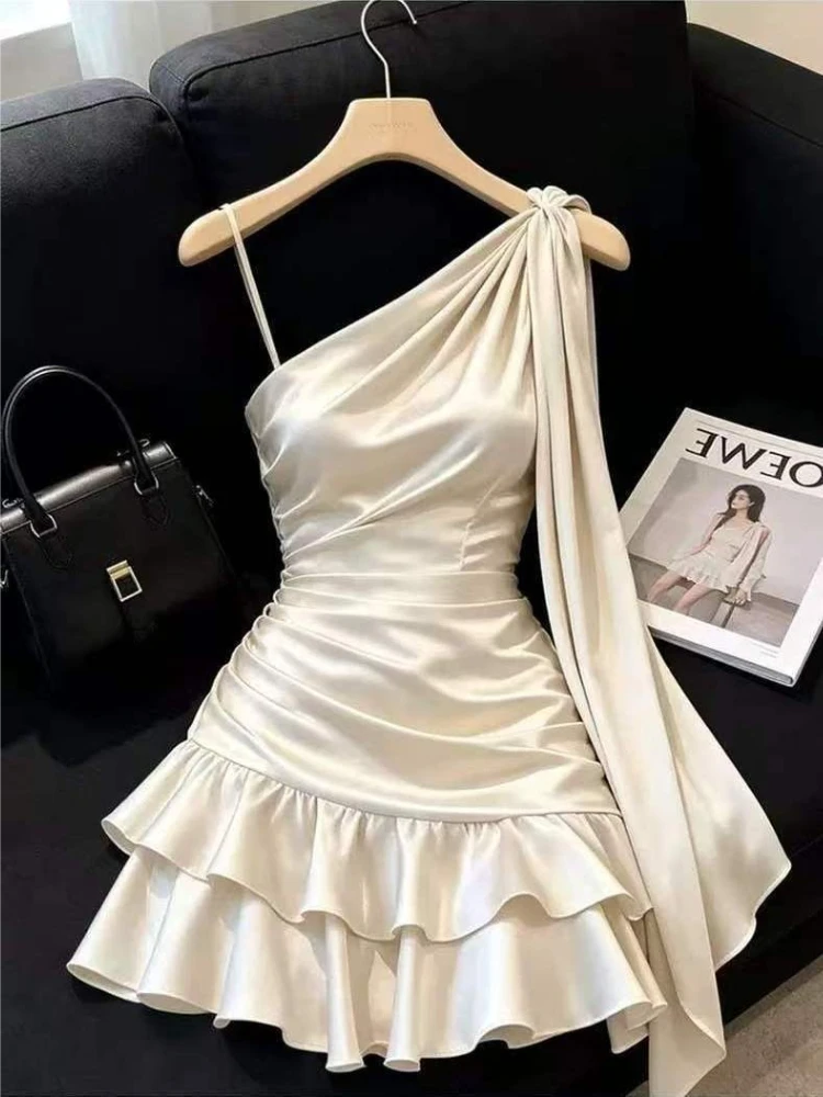Französisches Vintage Einschultriges Rückenfreies Kleid Damen Elegantes Y2k Retro Taillenbindung Schickes Urlaubs-Minikleid Einfarbig Bodycon