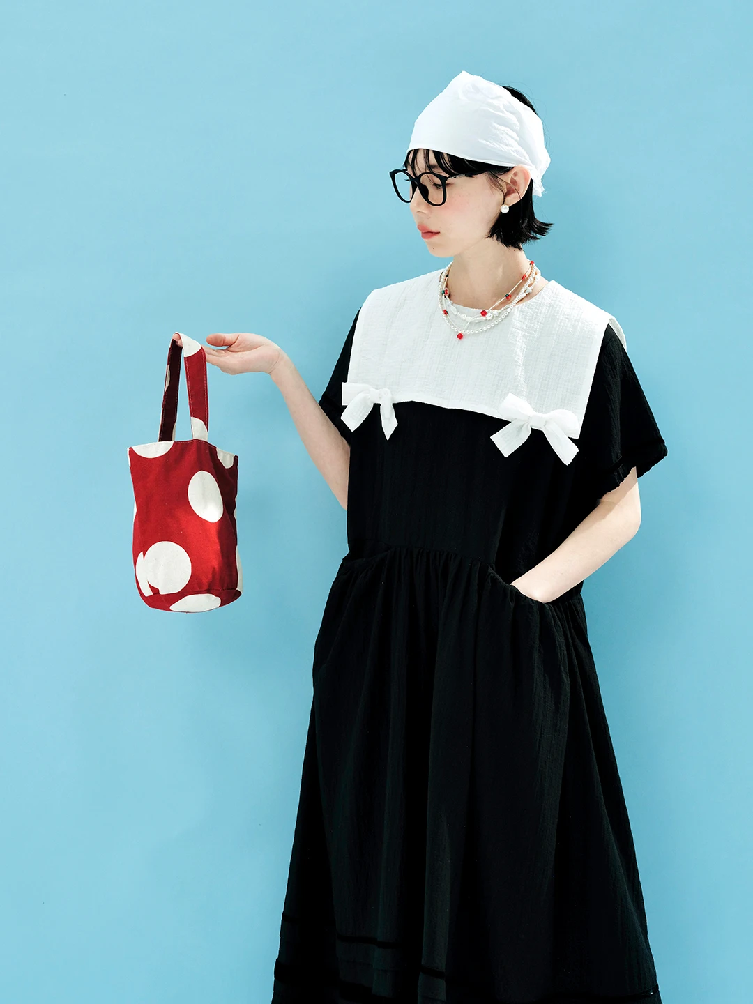 IMAKOKONI original design short-sleeved black and white contrasting bow casual summer mid-length dress for women 244599