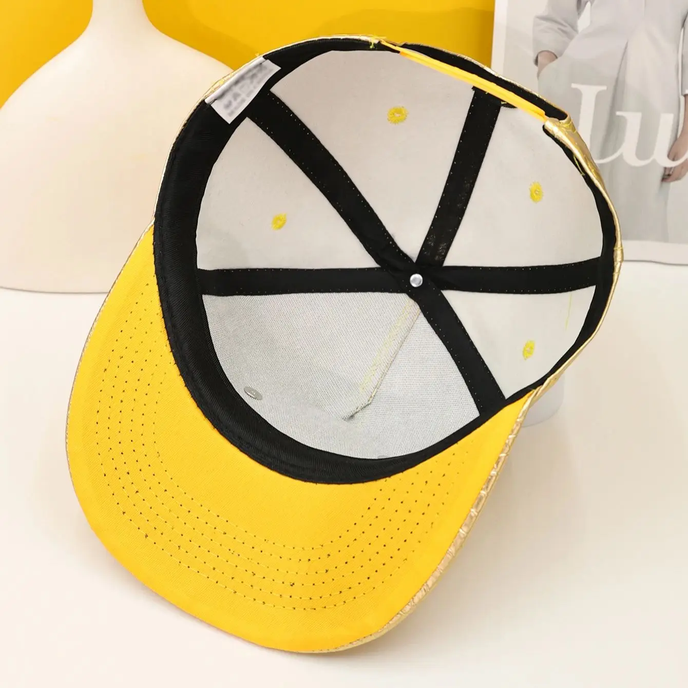 1pc fashion creative crown PU leather flat brim baseball cap for men and women street style duckbill cap