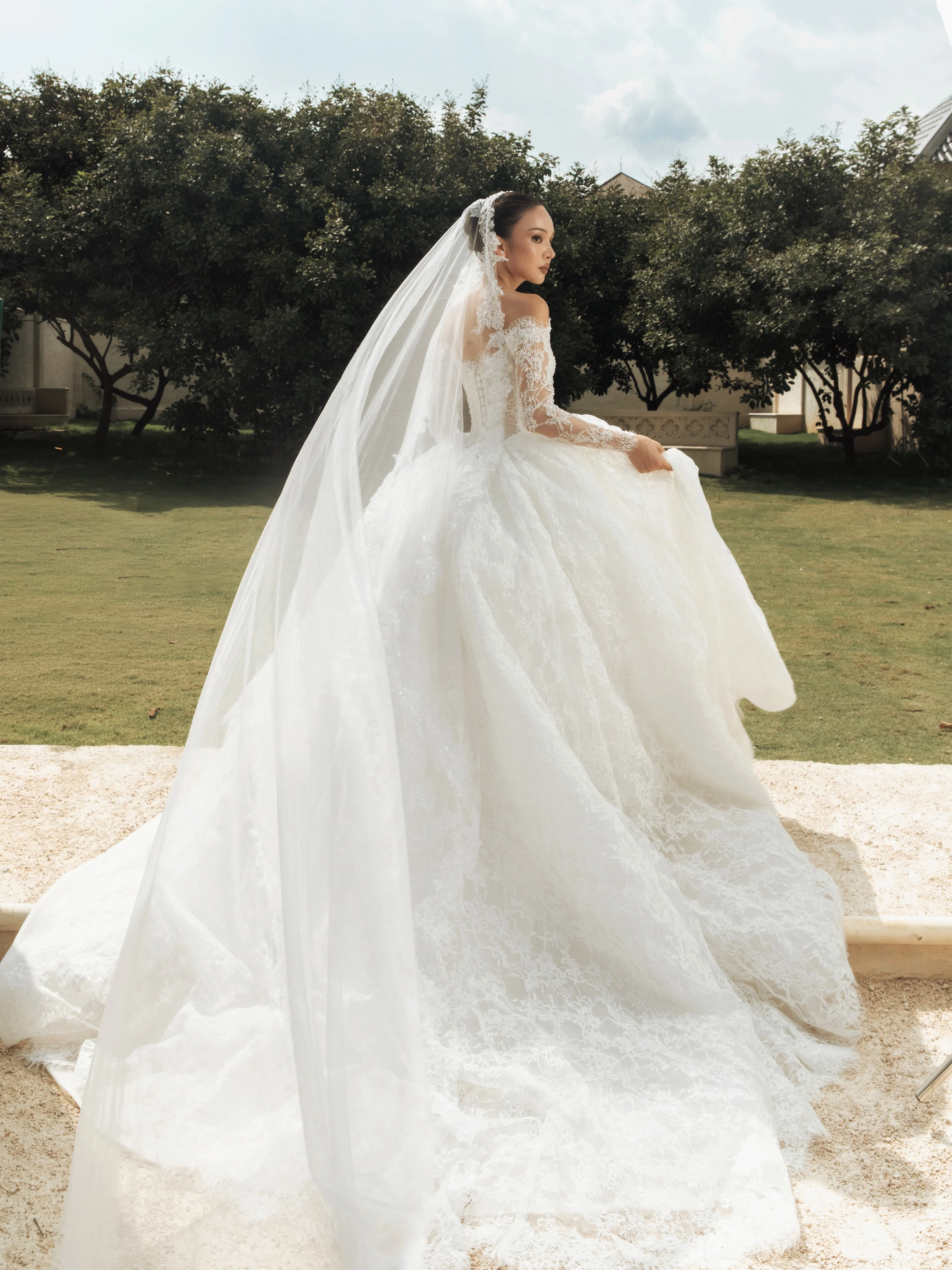 Lace Weddings Dresses Off Shoulder Long Sleeves A Line Bride Dress Strapless Long Train Princess Church Bridal Gown Customized image 5