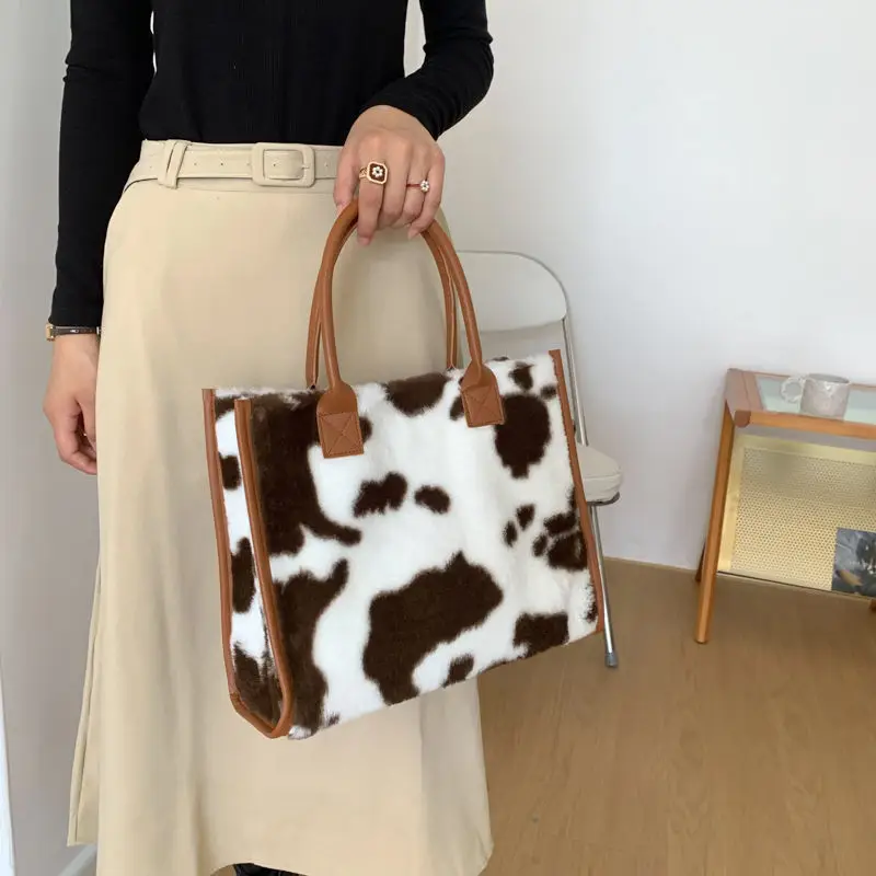 Fashion Women Shoulder Bag Plush Tote Shopper Bag Creative Cow Pattern Pluffy Underarm Bag Girls Fashion Handbags